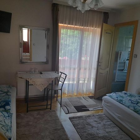 Aranyeso Vendeghaz Csorbai Hotell Budapest Exteriör bild