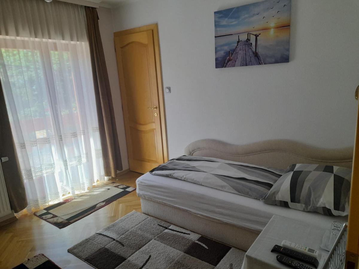 Aranyeso Vendeghaz Csorbai Hotell Budapest Exteriör bild